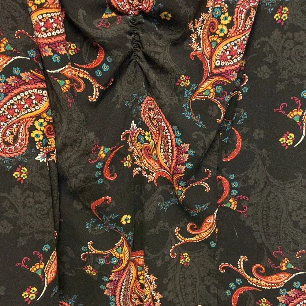 Torrid Black Black Paisley Sleeveless Smocked Sweetheart Neck Tank Top 3532 - Picture 4 of 11